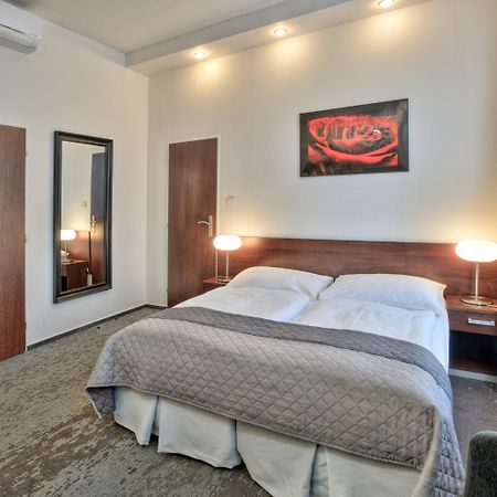 Royal Plaza Otel Prag Dış mekan fotoğraf