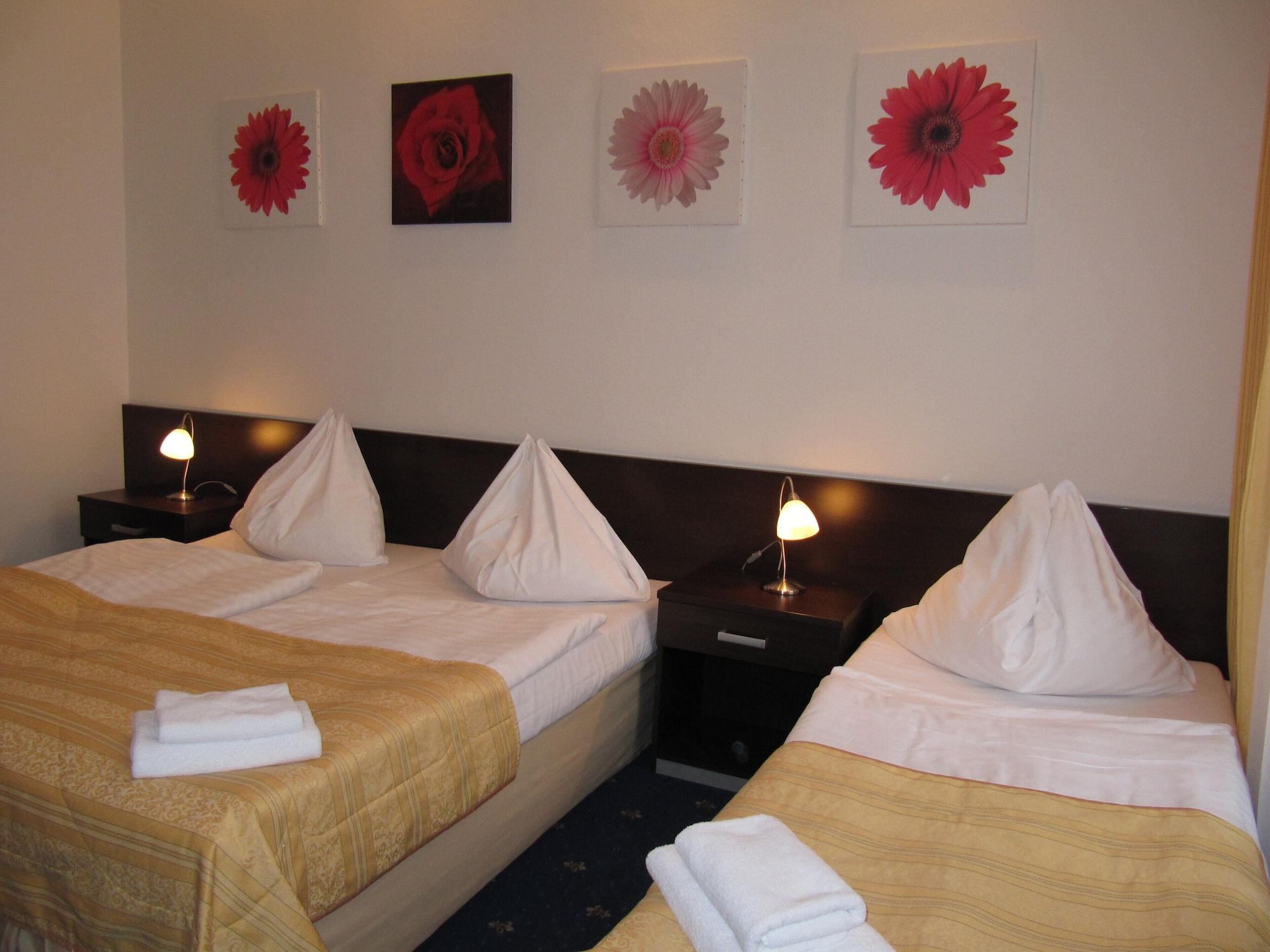 Royal Plaza Otel Prag Dış mekan fotoğraf