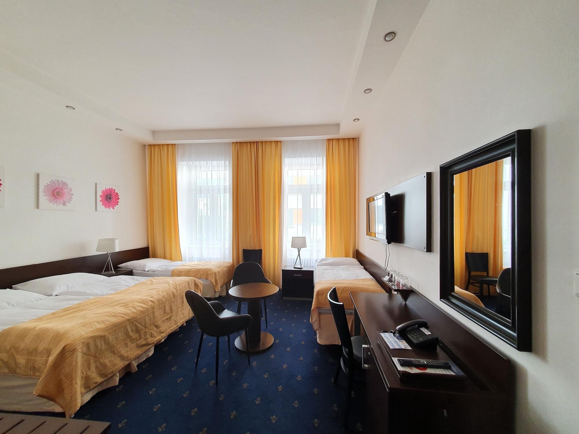 Royal Plaza Otel Prag Dış mekan fotoğraf