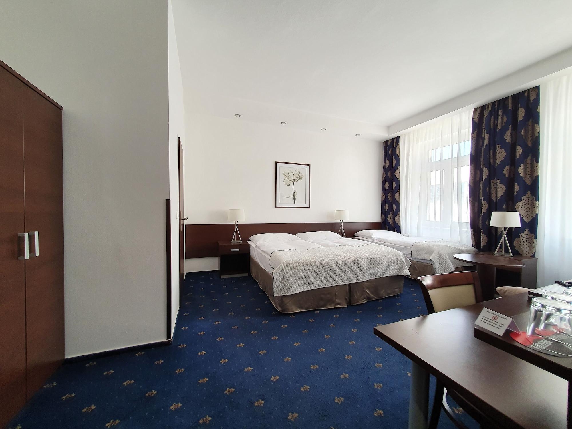 Royal Plaza Otel Prag Dış mekan fotoğraf