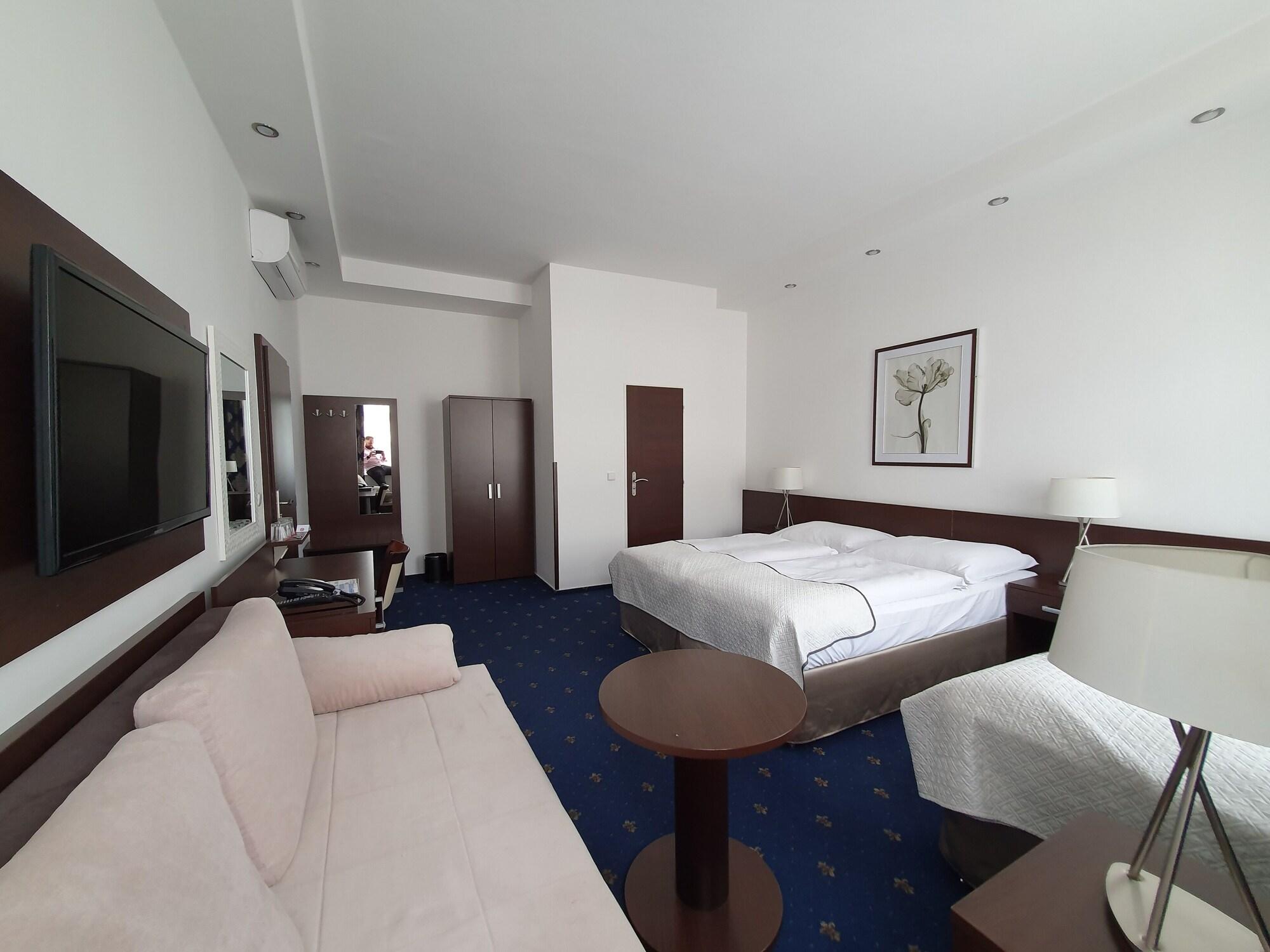 Royal Plaza Otel Prag Dış mekan fotoğraf